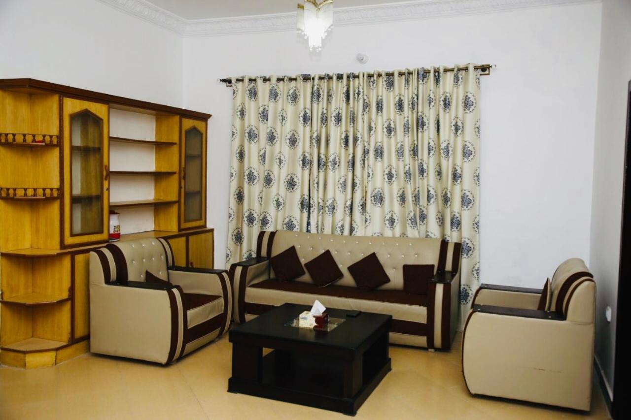 איסלמאבד Lux Lounge Guest House מראה חיצוני תמונה