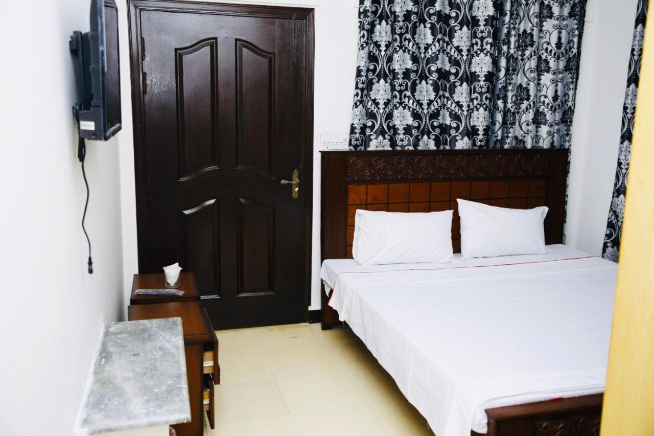 איסלמאבד Lux Lounge Guest House מראה חיצוני תמונה