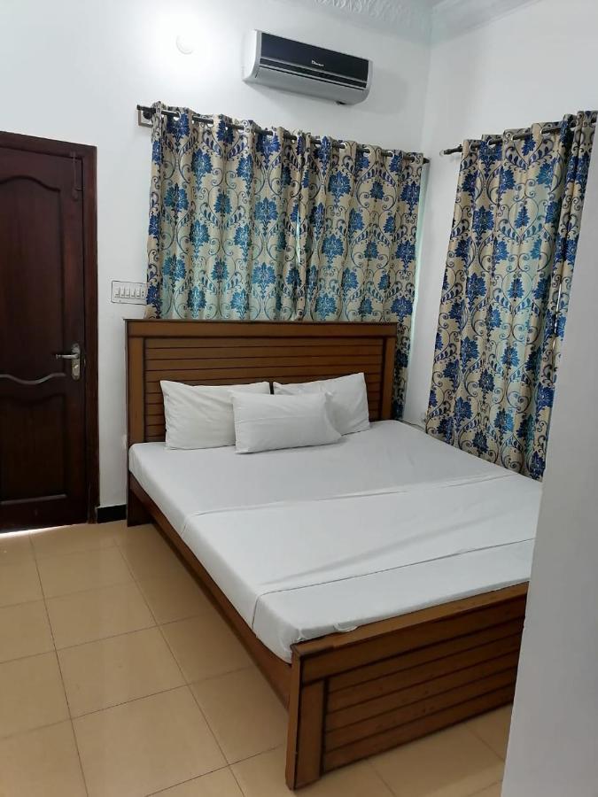 איסלמאבד Lux Lounge Guest House מראה חיצוני תמונה