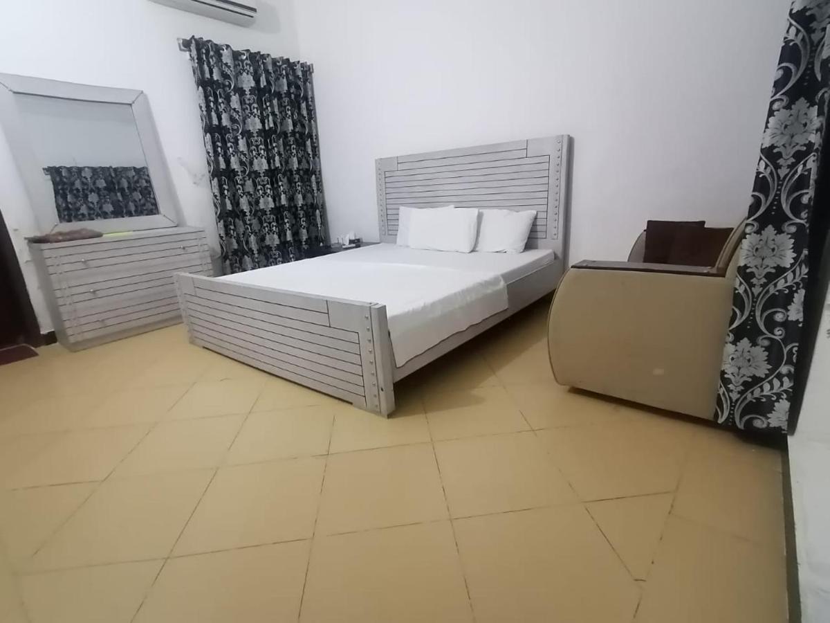 איסלמאבד Lux Lounge Guest House מראה חיצוני תמונה