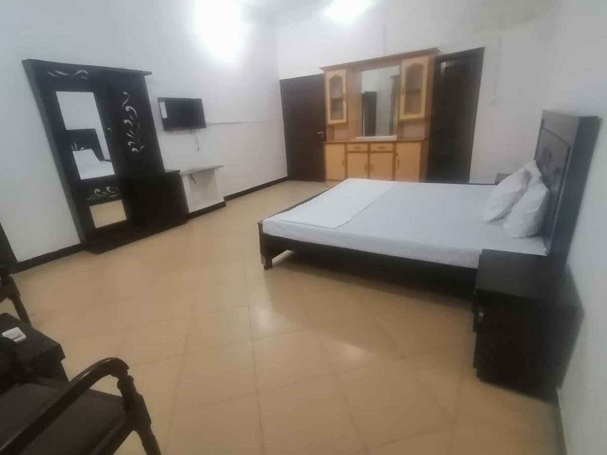 איסלמאבד Lux Lounge Guest House מראה חיצוני תמונה