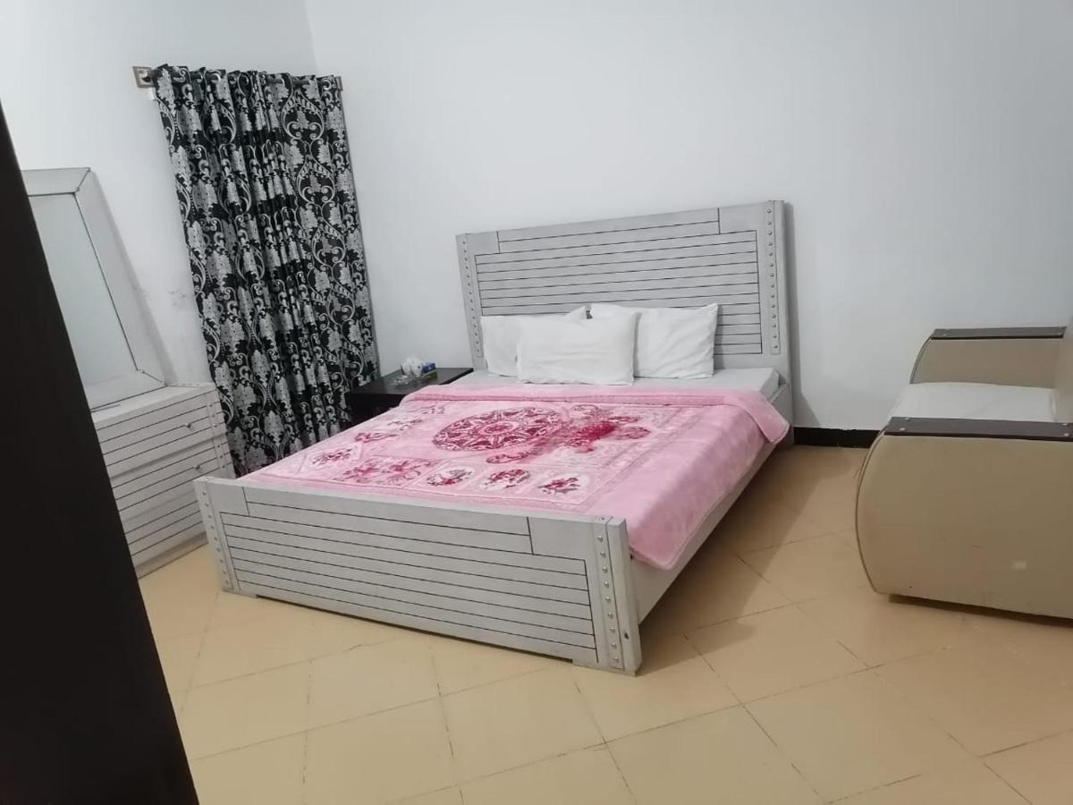 איסלמאבד Lux Lounge Guest House מראה חיצוני תמונה