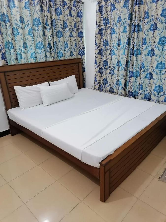 איסלמאבד Lux Lounge Guest House מראה חיצוני תמונה