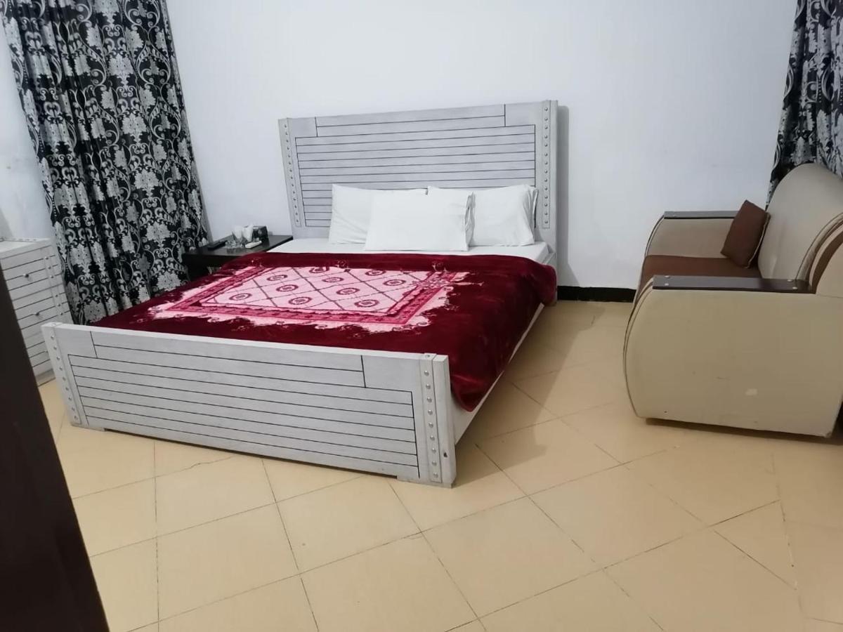איסלמאבד Lux Lounge Guest House מראה חיצוני תמונה