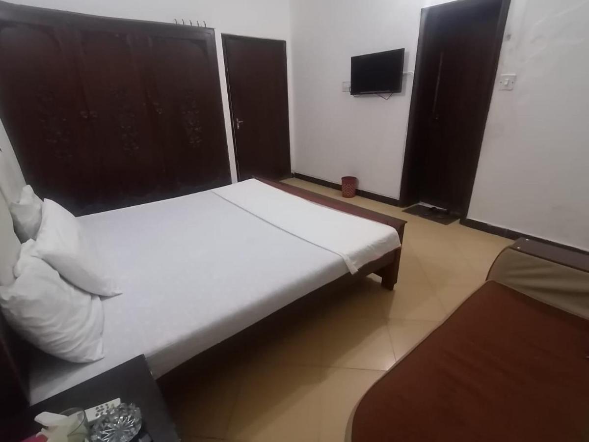 איסלמאבד Lux Lounge Guest House מראה חיצוני תמונה